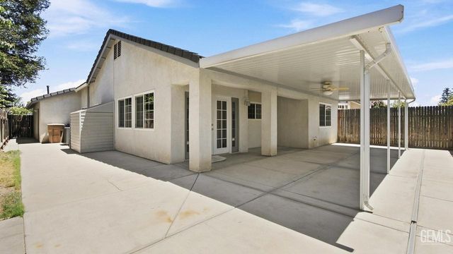 5005 Shadow Branch Street, Bakersfield, CA 93313
