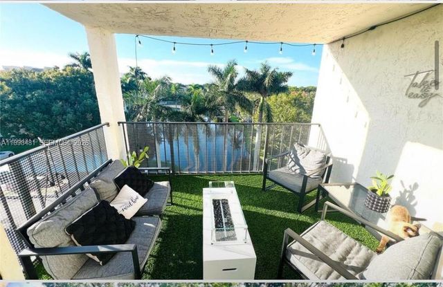 6190 Woodlands Boulevard 517, Tamarac, FL 33319