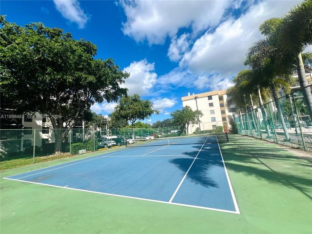 6190 Woodlands Boulevard 517, Tamarac, FL 33319