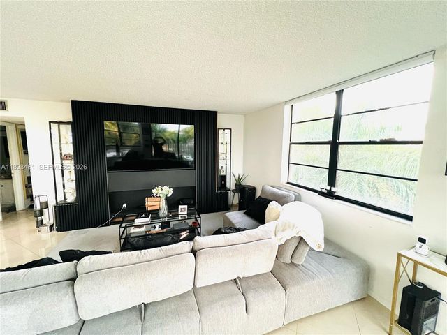 6190 Woodlands Boulevard 517, Tamarac, FL 33319