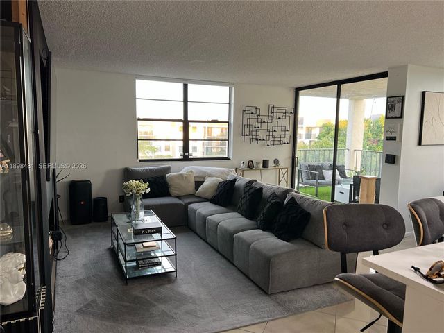 6190 Woodlands Boulevard 517, Tamarac, FL 33319