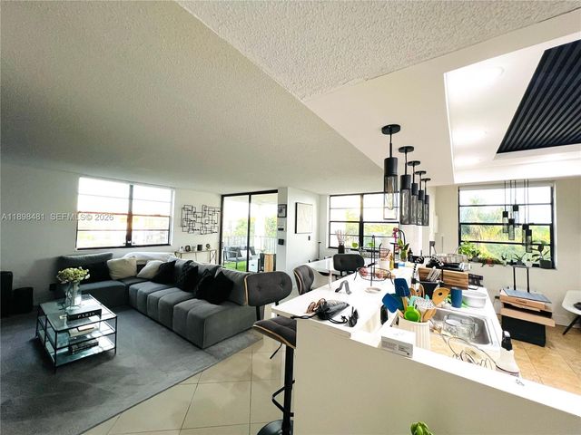 6190 Woodlands Boulevard 517, Tamarac, FL 33319