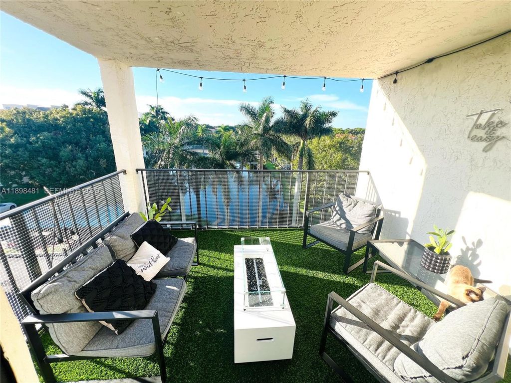 6190 Woodlands Boulevard 517, Tamarac, FL 33319