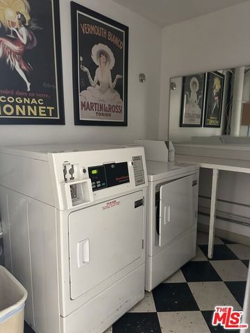 1230 N Sweetzer Avenue 112, West Hollywood, CA 90069