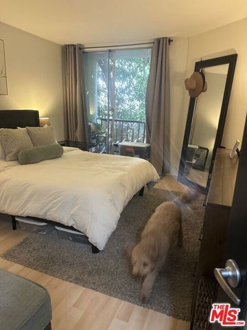 1230 N Sweetzer Avenue 112, West Hollywood, CA 90069