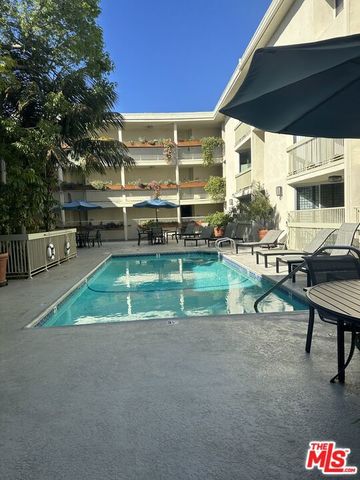 1230 N Sweetzer Avenue 112, West Hollywood, CA 90069