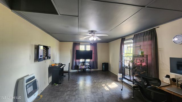 8 Lofton Lane, Natchez, MS 39120