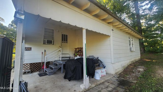 8 Lofton Lane, Natchez, MS 39120