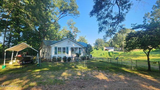 8 Lofton Lane, Natchez, MS 39120