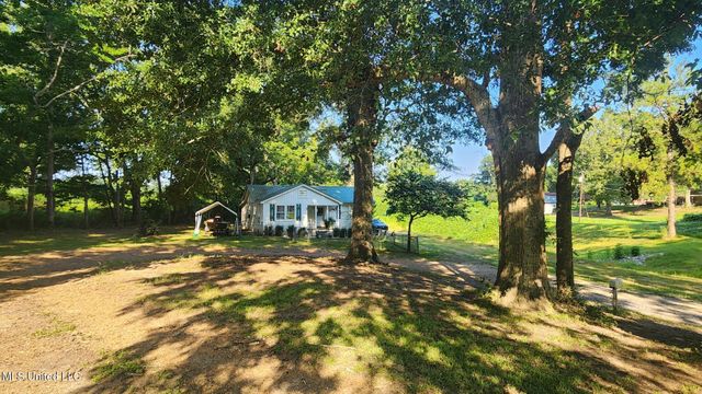 8 Lofton Lane, Natchez, MS 39120