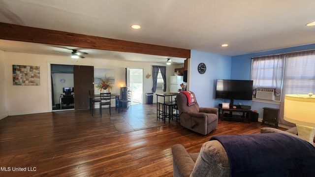 8 Lofton Lane, Natchez, MS 39120