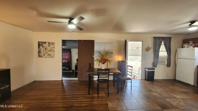 8 Lofton Lane, Natchez, MS 39120