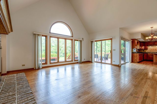 5420 Belmont Court, Libertyville, IL 60048