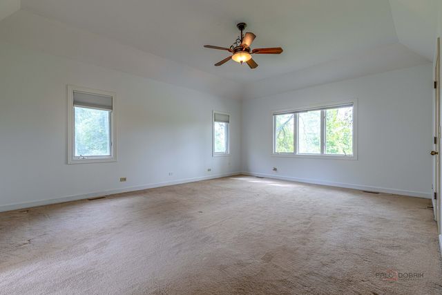5420 Belmont Court, Libertyville, IL 60048