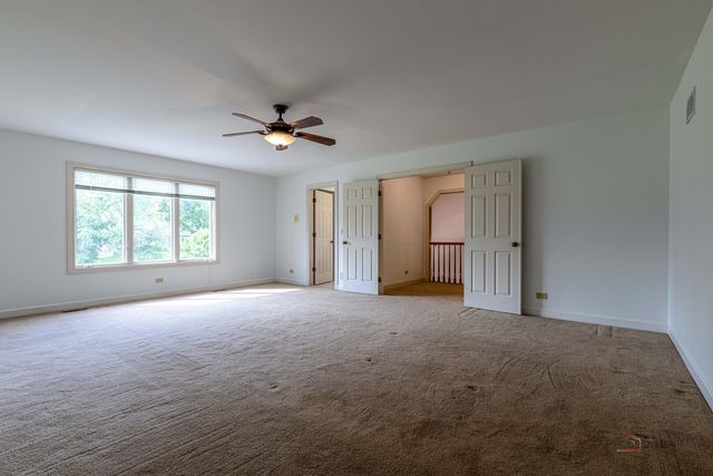 5420 Belmont Court, Libertyville, IL 60048