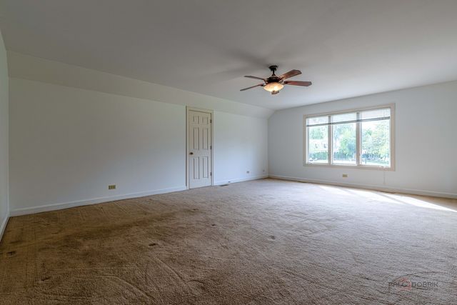 5420 Belmont Court, Libertyville, IL 60048