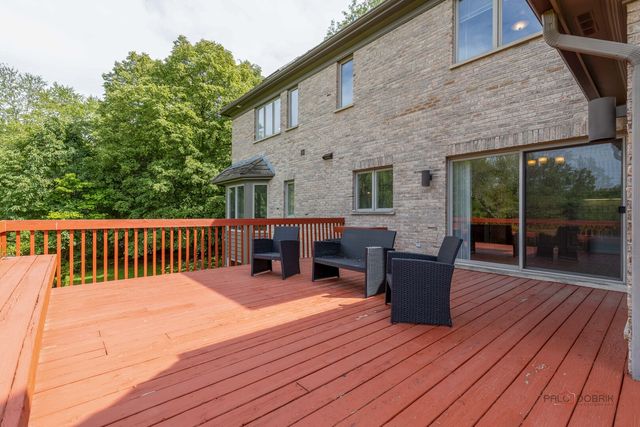 5420 Belmont Court, Libertyville, IL 60048