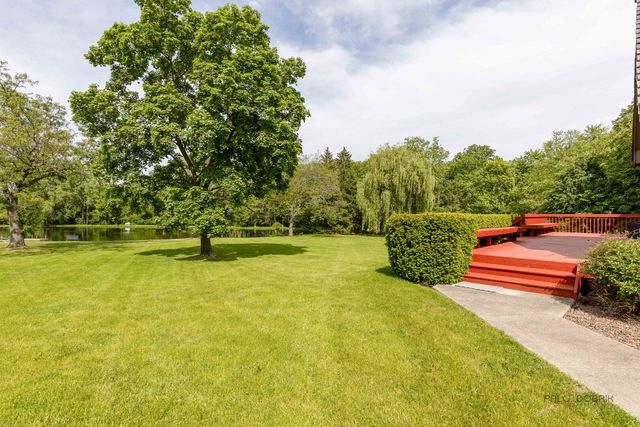 5420 Belmont Court, Libertyville, IL 60048