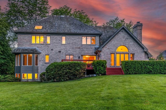 5420 Belmont Court, Libertyville, IL 60048