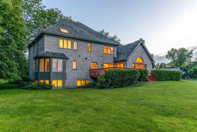 5420 Belmont Court, Libertyville, IL 60048