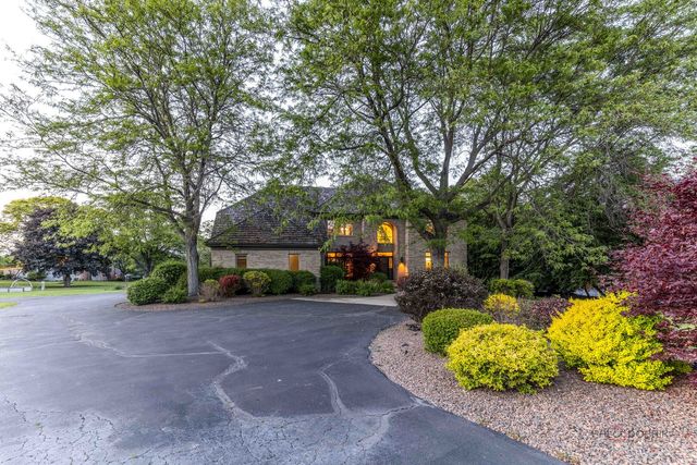 5420 Belmont Court, Libertyville, IL 60048
