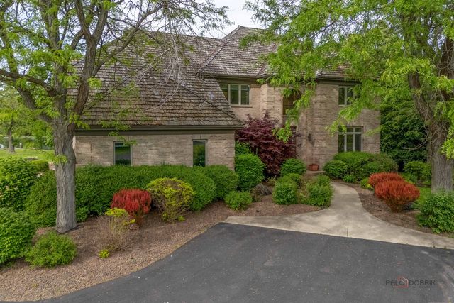 5420 Belmont Court, Libertyville, IL 60048