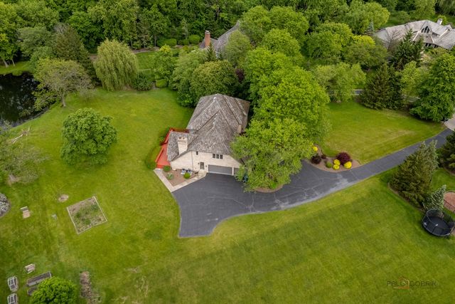 5420 Belmont Court, Libertyville, IL 60048