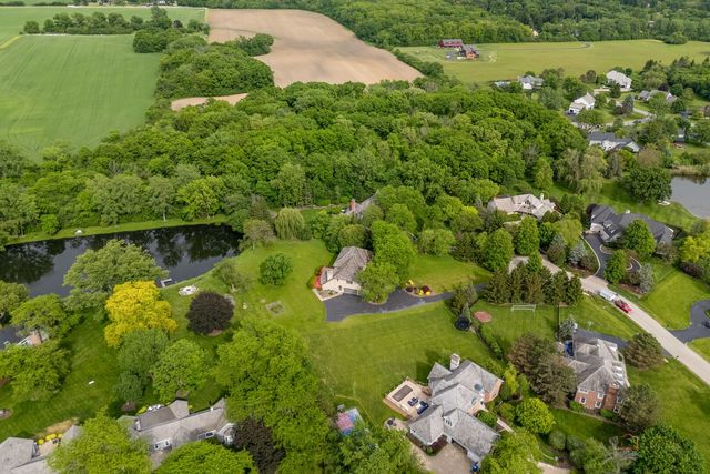 5420 Belmont Court, Libertyville, IL 60048