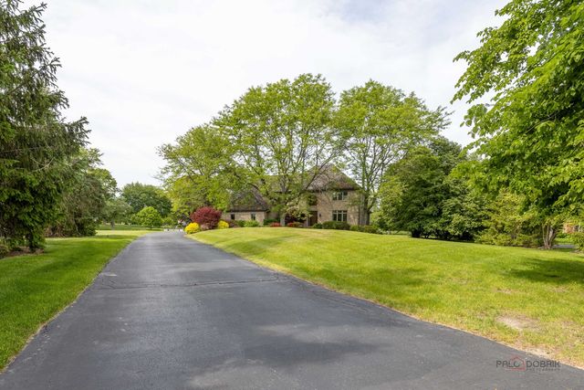 5420 Belmont Court, Libertyville, IL 60048