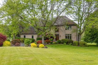5420 Belmont Court, Libertyville, IL 60048
