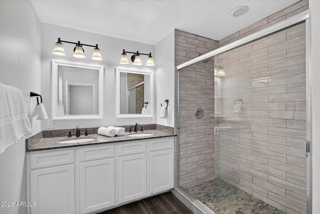 425 E HERMOSA Drive, Tempe, AZ 85282