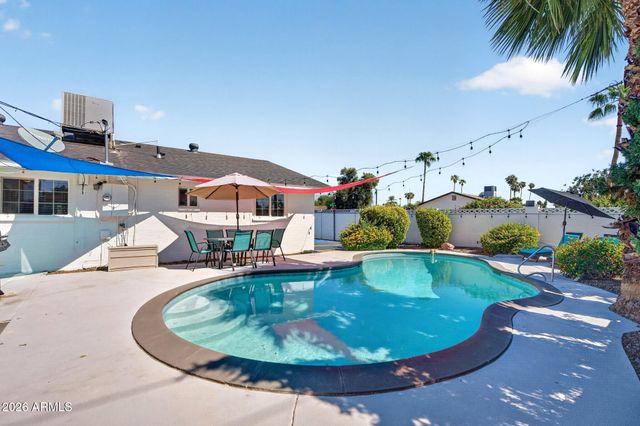 425 E HERMOSA Drive, Tempe, AZ 85282