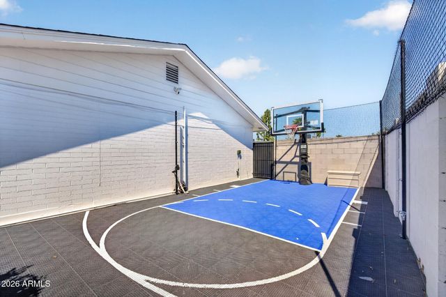 425 E HERMOSA Drive, Tempe, AZ 85282