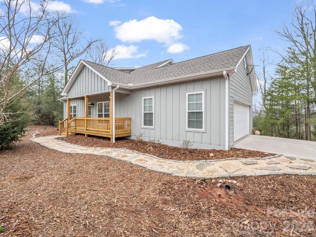 631 Mountain Parkway, Mill Spring, NC 28756