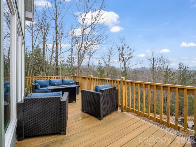 631 Mountain Parkway, Mill Spring, NC 28756