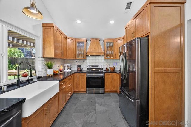 9165 Vista Entrada, Lakeside, CA 92040