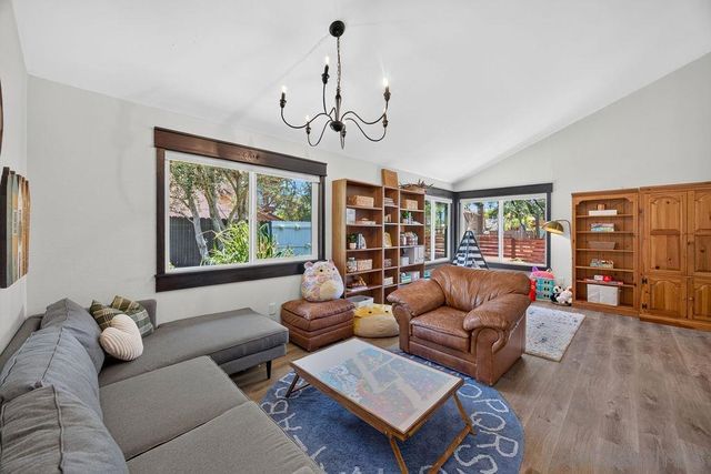 9165 Vista Entrada, Lakeside, CA 92040
