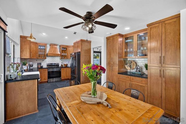 9165 Vista Entrada, Lakeside, CA 92040