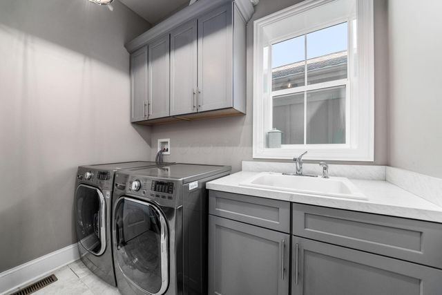 10600 Honeysuckle Way, Plain City, OH 43064