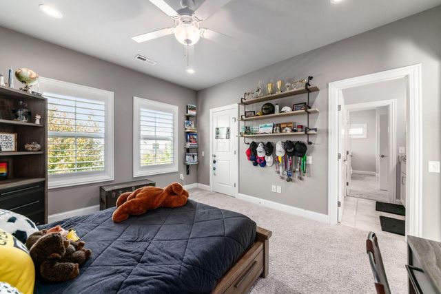 10600 Honeysuckle Way, Plain City, OH 43064