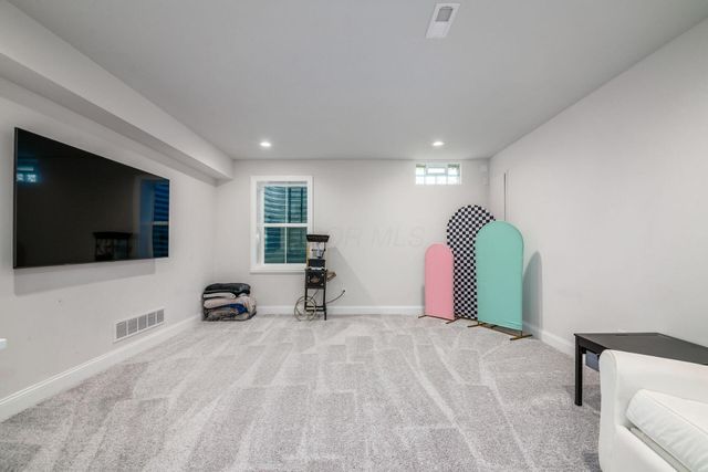 10600 Honeysuckle Way, Plain City, OH 43064