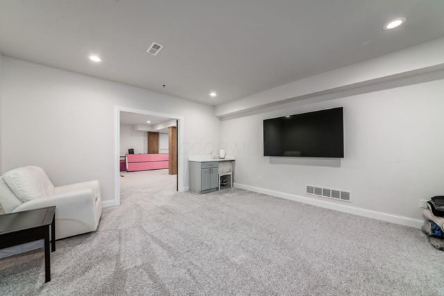 10600 Honeysuckle Way, Plain City, OH 43064