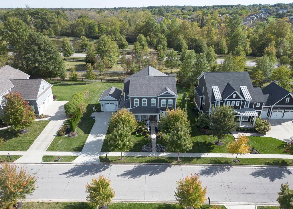 10600 Honeysuckle Way, Plain City, OH 43064