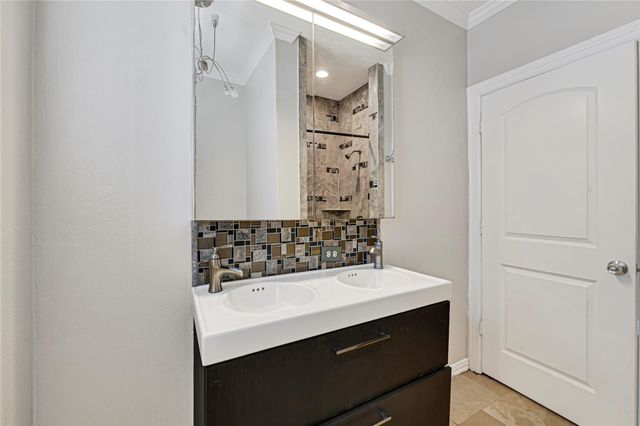 7125 Gillen St, Houston, TX 77087