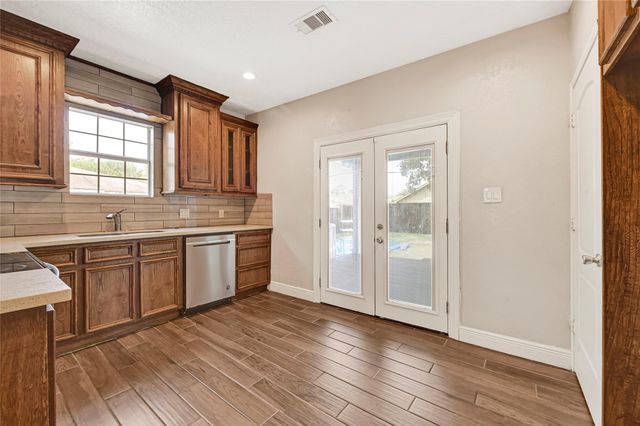 7125 Gillen St, Houston, TX 77087