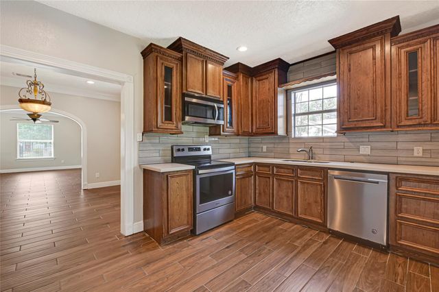 7125 Gillen St, Houston, TX 77087
