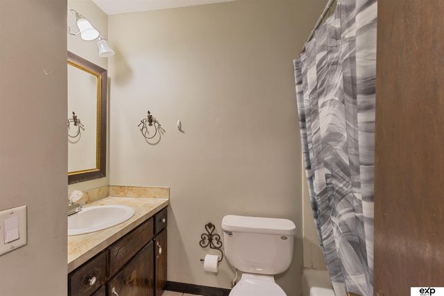 8304 S 49th Avenue, Omaha, NE 68157