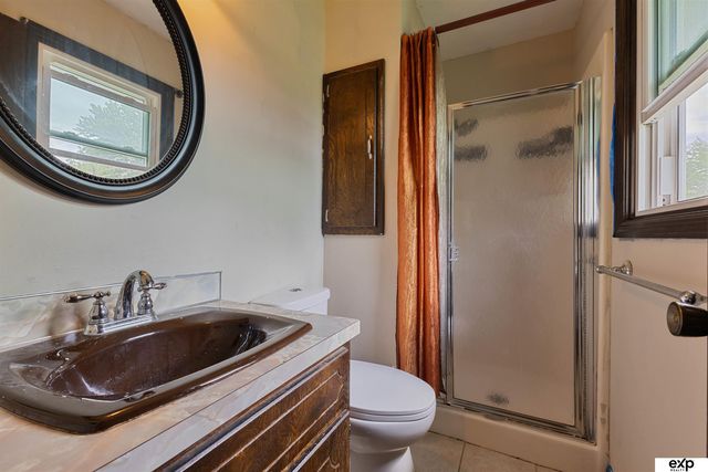 8304 S 49th Avenue, Omaha, NE 68157