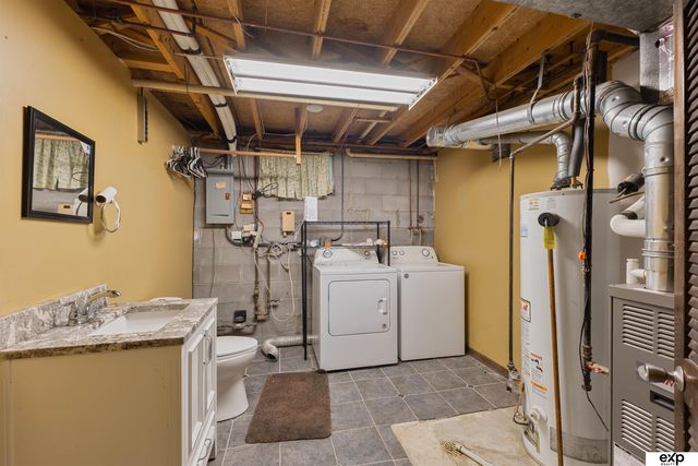 8304 S 49th Avenue, Omaha, NE 68157