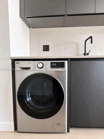 20 NE 11th 4203A, Miami, FL 33132